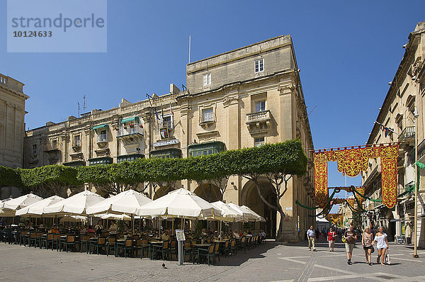 Straßencafe in Valletta  Malta  Europa