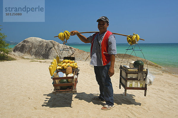 Strandverkäufer am Chaweng Beach  Insel Ko Samui  Thailand  Asien