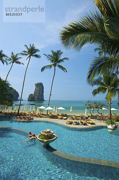 Hotelpool des Centara Resorts  Krabi  Thailand  Asien
