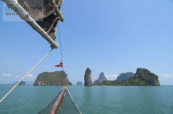 Segelboot in der Phang Nga Bucht  Thailand  Asien