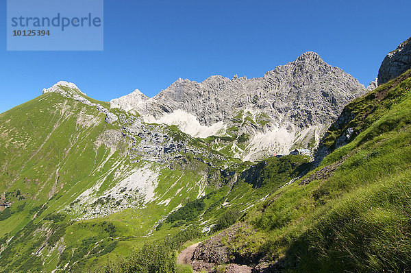 Prinz-Luitpold-Haus unterhalb des Hochvogelmassivs  Hintersteiner Tal  Bad Hindelang  Allgäu  Bayern  Deutschland  Europa