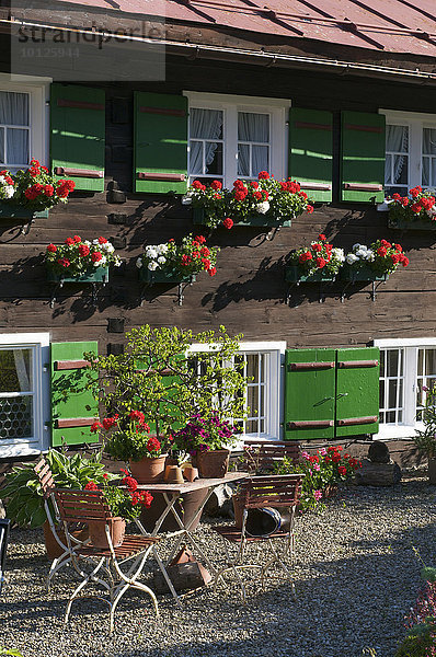 Haus in Hirschegg  Kleinwalsertal  Allgäu  Vorarlberg  Österreich  Europa