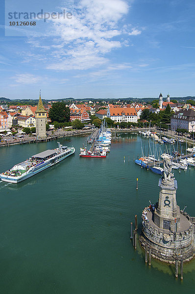 Hafen mit Mangturm in Lindau  Bodensee  Allgäu  Bayern  Deutschland  Europa