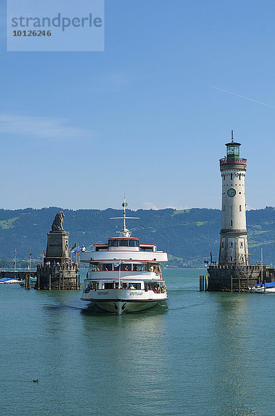 Hafeneinfahrt in Lindau  Bodensee  Bayern  Deutschland  Europa