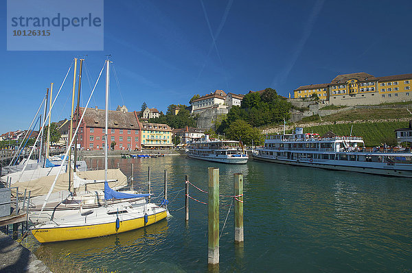 Ausflugsschiff im Hafen in Meersburg  Bodensee  Baden-Württemberg  Deutschland  Europa