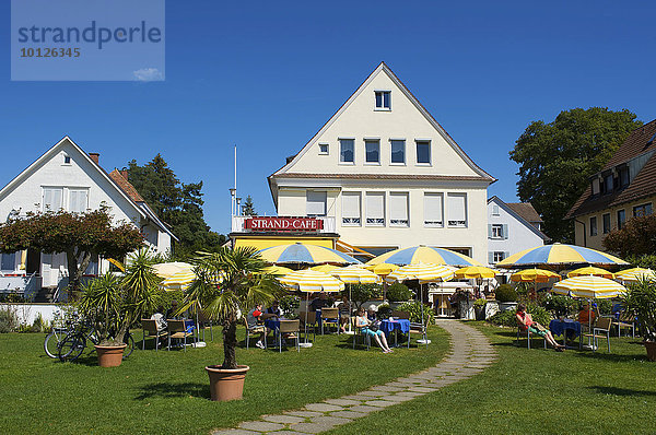 Gartencafe in Langenargen  Bodensee  Baden-Württemberg  Deutschland  Europa