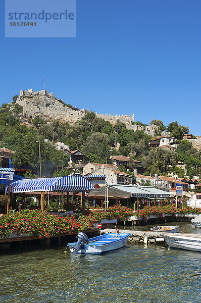 Burg und Ausflugrestaurants Kale  Simena  Lykien  türkische Südküste  Türkei  Vorderasien  Asien