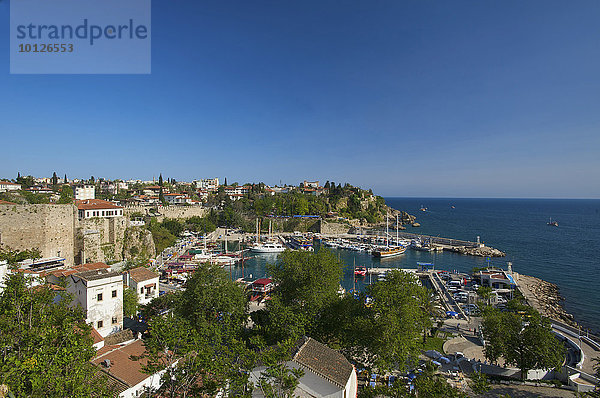 Altstadt und Hafen von Antalya  türkische Riviera  Türkei  Asien
