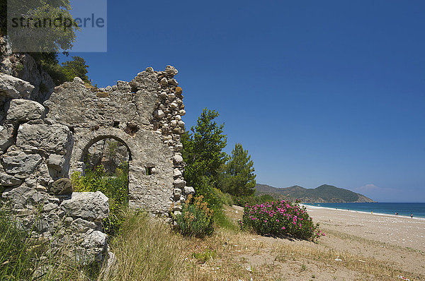Ruinen am Strand von Olympos  bei Kemer  Lykien  türkische Riviera  Türkei  Vorderasien  Asien