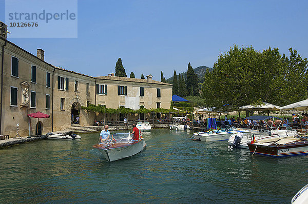 Restaurant Locanda San Vigilio am Seeufer  Punta San Vigilio  Gardasee  Venetien  Italien  Europa