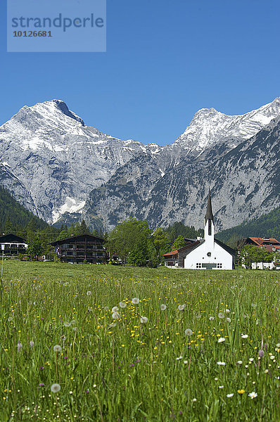 Kirche in Pertisau am Achensee  Tirol  Österreich  Europa