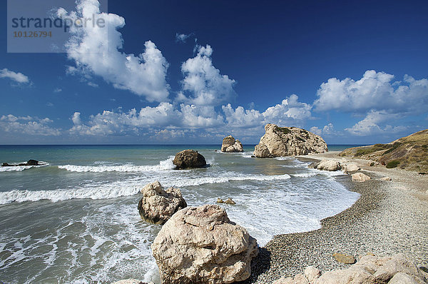 Petra tou Romiou oder Felsen der Aphrodite  Paphos  Südküste  Südzypern  Zypern  Europa