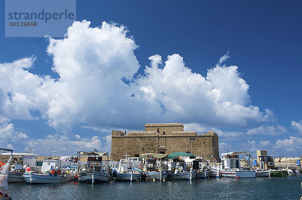 Fort am Hafen von Pafos  Paphos  Südzypern  Zypern  Europa