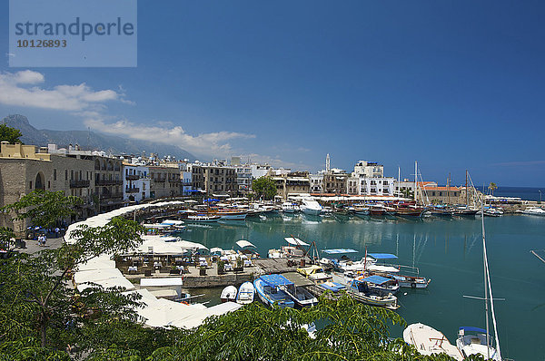 Hafen von Girne  Keryneia  in Nordzypern  Zypern  Europa