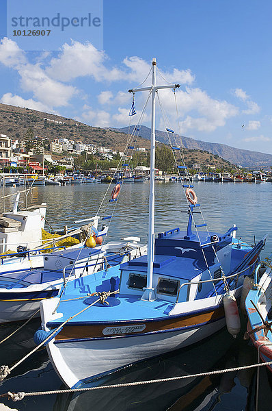 Boote im Hafen von Elounda  Kreta  Griechenland  Europa