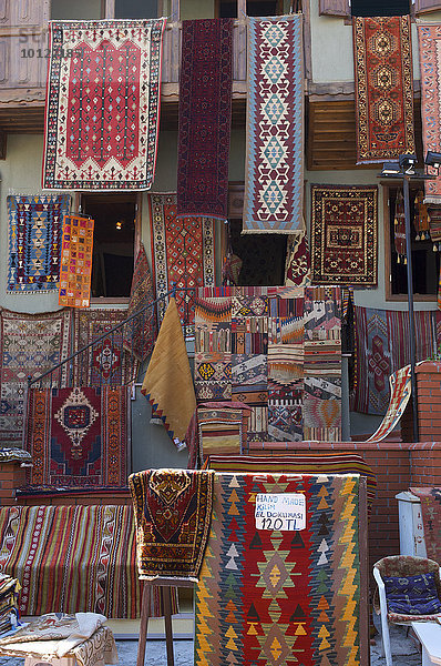 Teppiche auf dem Bazar in Fethiye  türkische Ägäisküste  Türkei  Asien