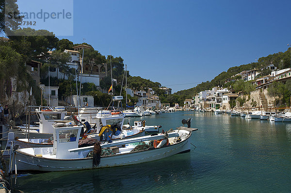 Boote in der schmalen Bucht von Cala Figuera  Mallorca  Balearen  Spanien  Europa