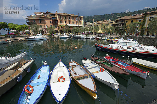 Boote  Torri del Benaco  Gardasee  Italien  Europa