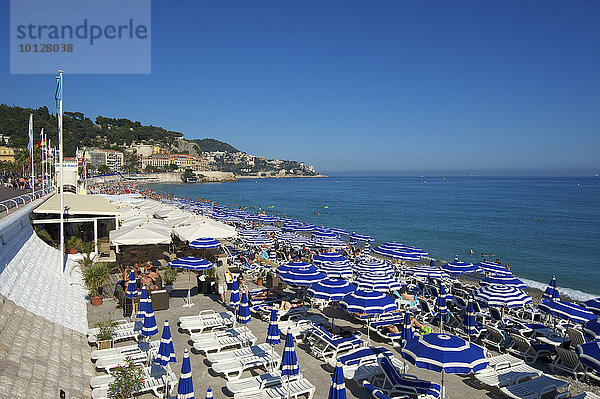 Strand an der Promenade des Anglais  Nizza  Côte d?Azur  Département Alpes-Maritimes  Provence-Alpes-Côte d?Azur  Frankreich  Europa