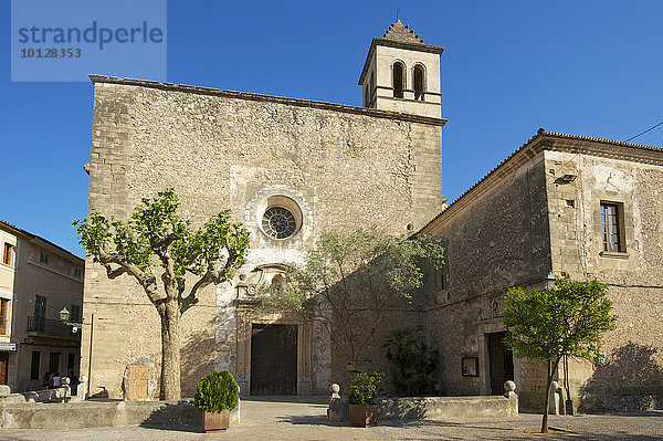 Kulturzentrum im ehemaligen Kloster Sant Domingo  Pollença  Serra de Tramuntana  Mallorca  Balearen  Spanien  Europa