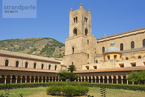 Kreuzgang  Kathedrale von Monreale oder Kathedrale Santa Maria Nuova  Monreale  Sizilien  Italien  Europa