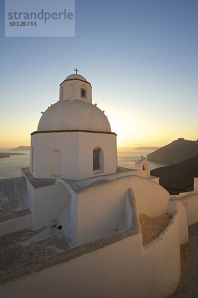 Agios Minas Kirche  Sonnenuntergang  Thira  Santorin  Kykladen  Griechenland  Europa