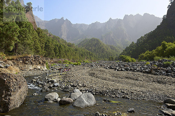 Playa de Taburiente und Felsformation Roque del Huso im Parque Nacional de la Caldera de Taburiente  La Palma  Kanarische Inseln  Spanien  Europa