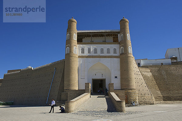 Eingang zur Zitadelle Ark  Buchara  Usbekistan  Asien