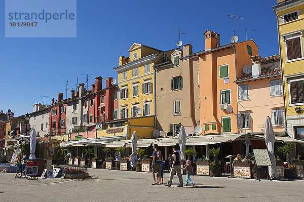 Platz in der Altstadt  Rovinj  Istrien  Kroatien  Europa