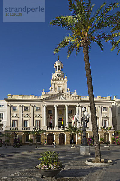 Plaza San Juan de Dios mit dem Rathaus  Cadiz  Costa de la Luz  Andalusien  Spanien  Europa