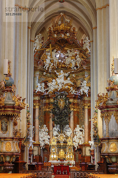 Hochaltar in Stiftskirche  Stift Zwettl  Waldviertel  Niederösterreich  Österreich  Europa