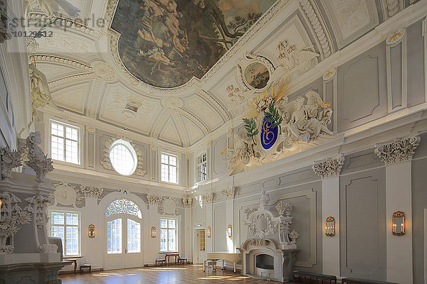 Weißer Saal  Barockschloss Katharinental oder Kadrioru Loss  Tallinn  Estland  Europa
