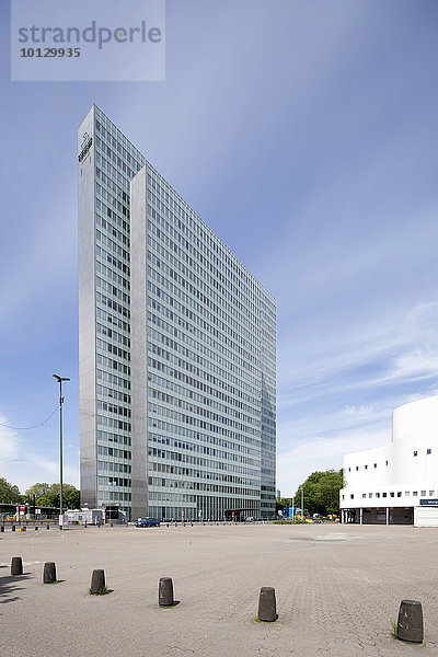 Dreischeibenhaus oder Thyssen-Haus  Bürohochhaus  Düsseldorf  Rheinland  Nordrhein-Westfalen  Deutschland  Europa