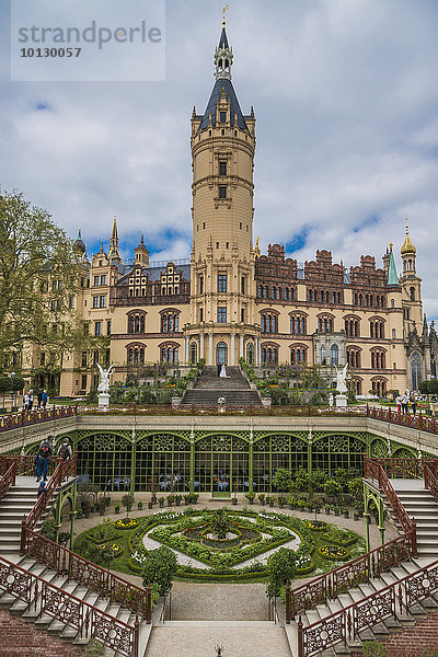 Orangerie und Schloss Schwerin  Schwerin  Mecklenburg-Vorpommern  Deutschland  Europa