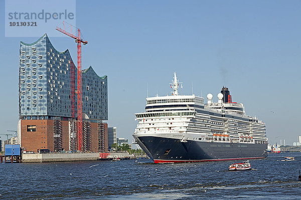 Kreuzfahrtschiff Queen Elizabeth  Hafen mit Elbphilharmonie  Hamburg  Deutschland  Europa