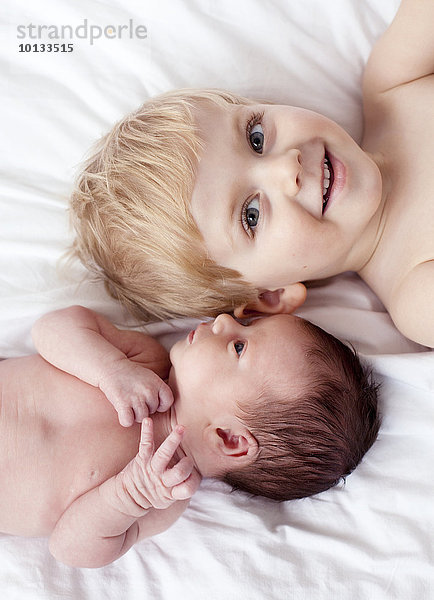 Neugeborenes neugeboren Neugeborene Junge - Person Bett Baby