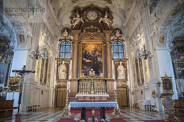 Hauptaltar  Kloster Benediktbeuern  Bayern  Deutschland  Europa