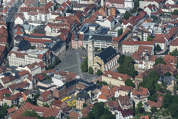 Marktplatz Eisenach mit Rathaus  Schloss und Georgenkirche  Eisenach  Thüringen  Deutschland  Europa