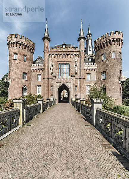 Schloss Moyland  Wasserschloss  Museum für moderne Kunst  bei Bedburg-Hau  Nordrhein-Westfalen  Deutschland  Europa