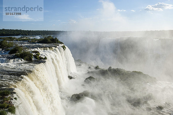 Wasserfälle  Parque Nacional do Iguaçu oder Iguazú-Nationalpark  Foz do Iguaçu  Bundesstaat Paraná  Brasilien  Südamerika