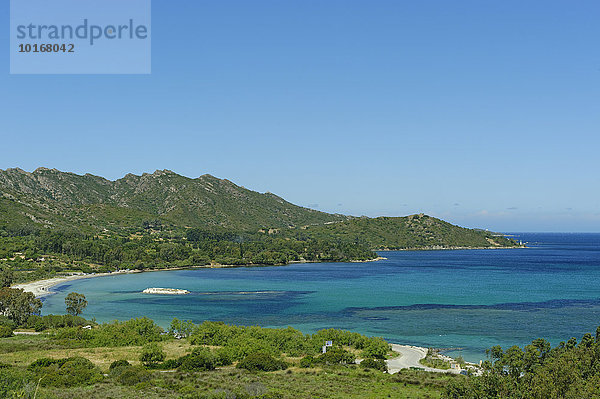 Strand und Bucht von Saint Florent  Département Haute-Corse  Nebbio  Nordküste  Korsika  Frankreich  Europa