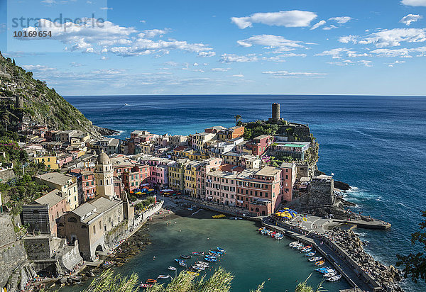 Blick auf Vernazza  La Spezia  Cinque Terre  Ligurien  Italien  Europa