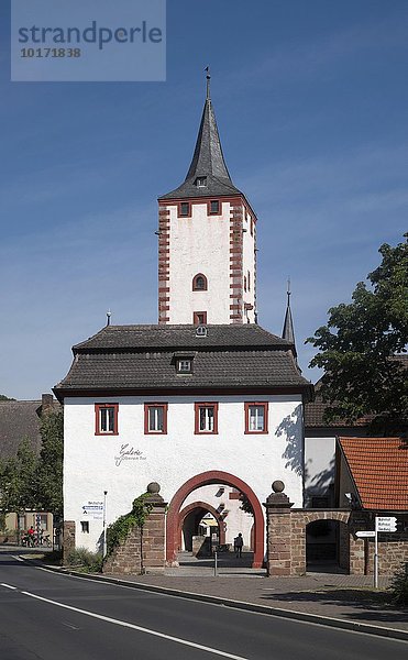 Das Obere Tor mit dem Torturm  Karlstadt  Unterfranken  Bayern  Deutschland  Europa