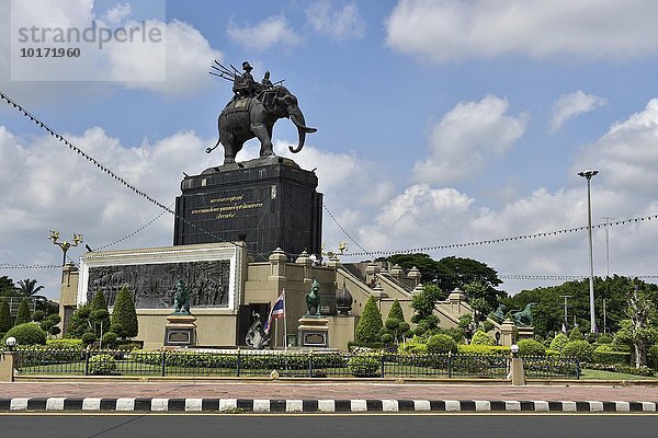 King Rama I Monument in Buriram  Thailand  Asien