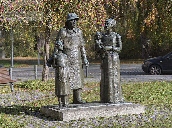 Denkmal für Albert Schweitzer  1875-1965  Bildhauer Gerhard Geyer  Weimar  Thüringen  Deutschland  Europa