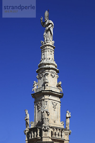 Colonna di Sant'Oronzo  Säule am Piazza Libertati  Ostuni  Apulien  Italien  Europa