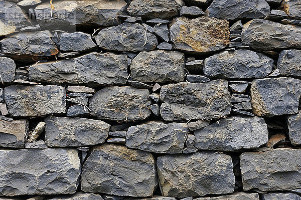 Natursteinmauer  Madeira  Portugal  Europa