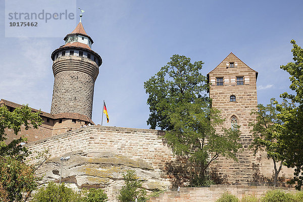 Kaiserburg mit Sinwellturm und Walburgiskapelle  Nürnberg  Bayern  Deutschland  Europa
