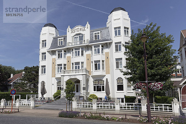 Hotel Astoria  Gebäude im Art-Nouveau-Stil  Badeort De Haan  Belgische Küste  West-Flandern  Belgien  Europa