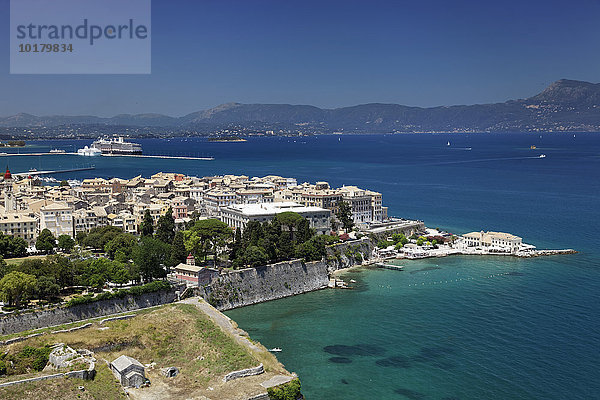 Ausblick von Alte Festung auf Altstadt  Korfu Stadt  Kerkyra  Unesco Weltkulturerbe  Insel Korfu  Ionische Inseln  Griechenland  Europa